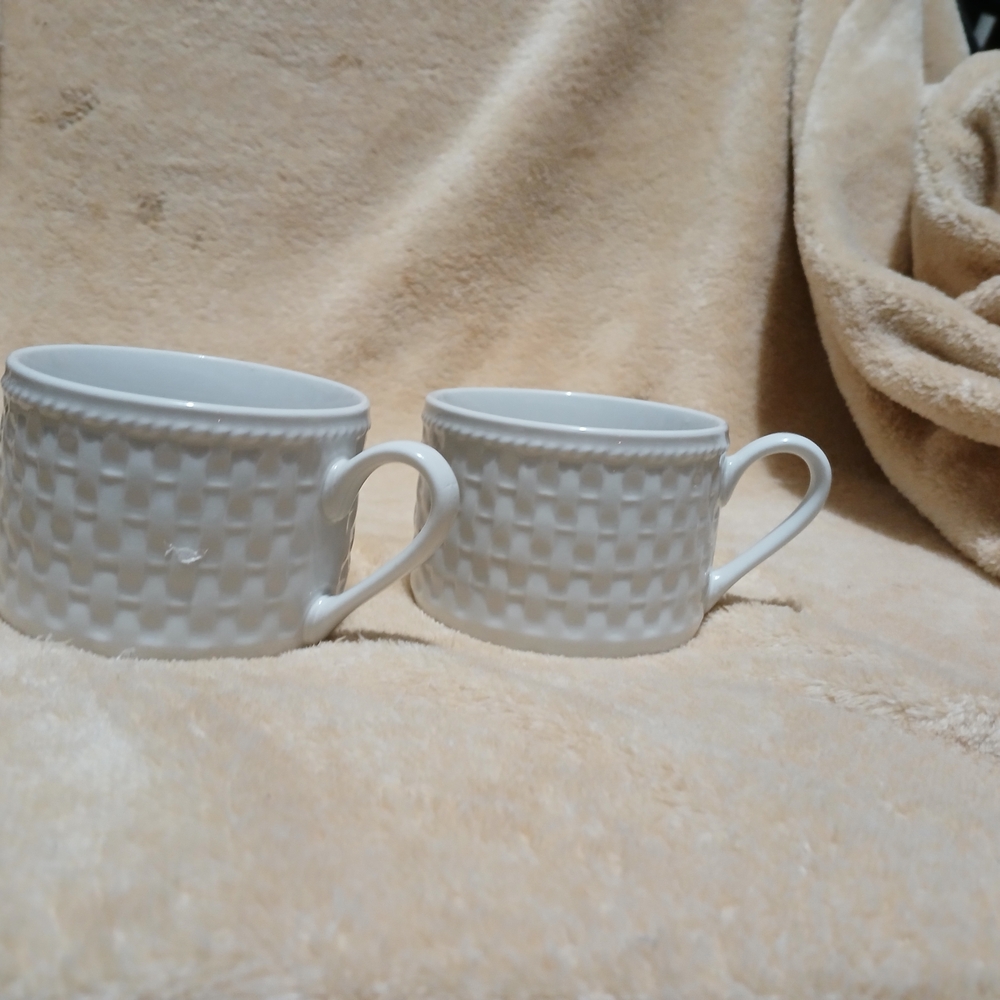 Elegant White Textured Mugs